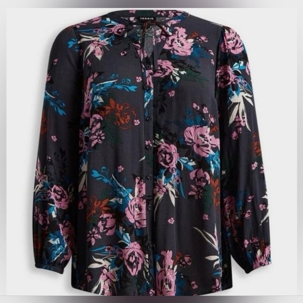 Torrid Deep Gray Floral Button-Up Blouse Size 2 (2X) - Picture 3 of 10